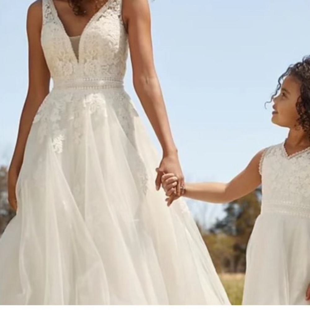 Oleg Cassini BRAND NEW Wedding Dress